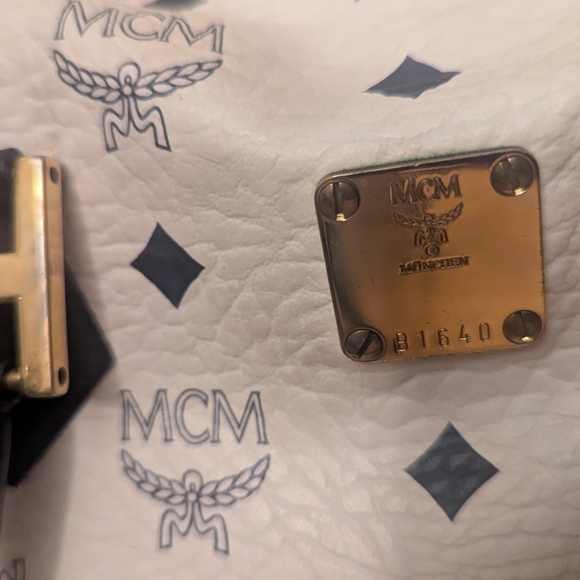 MCM White and Blue Crossbody Bag with Elegant Design - Picture 4 of 14